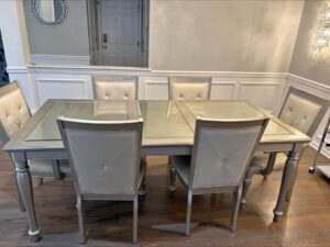 Coralayne Dining Table & 6 Chairs