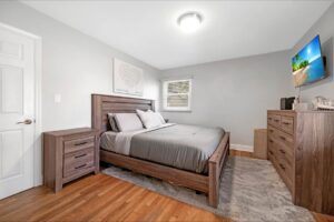 Wooden Panel King Size Bed Set