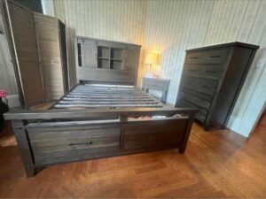 Madison County Barn Door King Size Bedroom Set