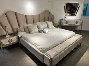 Modern Queen Size Upholstered Bedroom Set